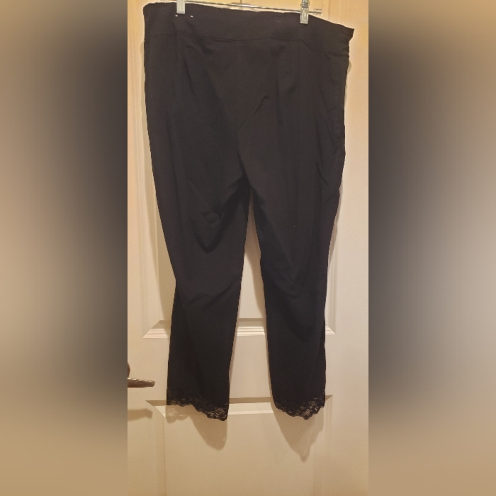 Elaine Rose Sophisticated Womens Black Lace Hem Leggings